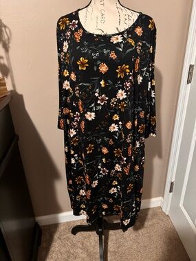 nine britton Black Floral Long Sleeve Scoop Neck Dress